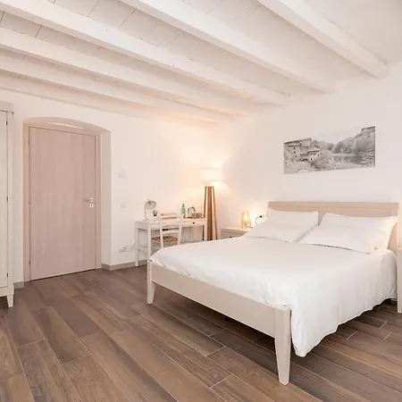 Porto Di Bed & Breakfast Clanezzo