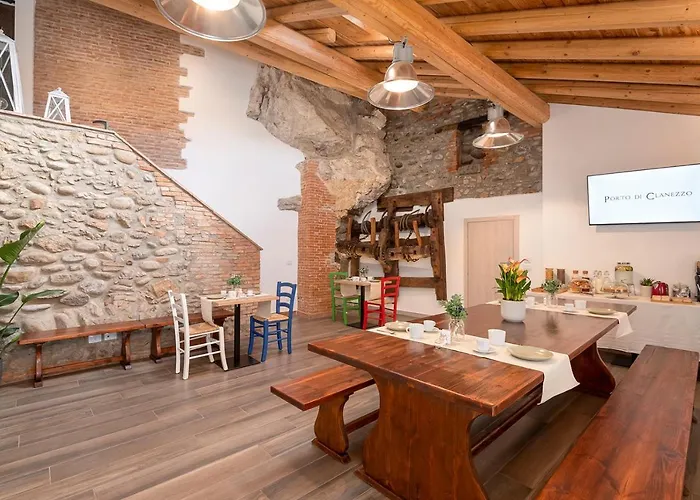 Couette-café Porto Di 4*