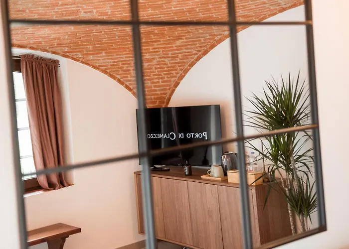 Couette-café Porto Di 4*